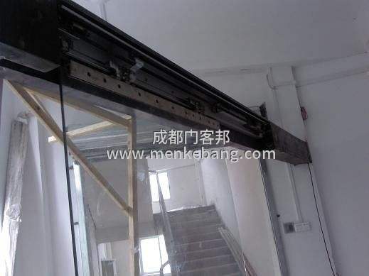 玻璃自動(dòng)門(mén)突然關(guān)不了